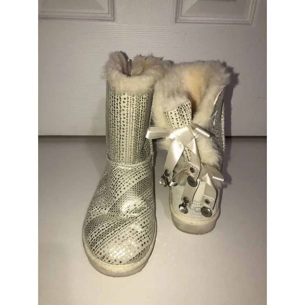 UGG Limited Edition Bailey Bow Boots Silver With Crystal Like‎ Gems Women's Sz 5